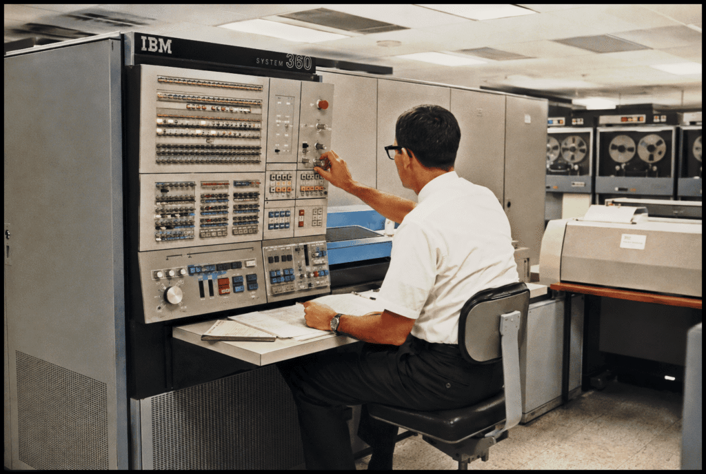 Image of computer in 1971 beginning of the eBook